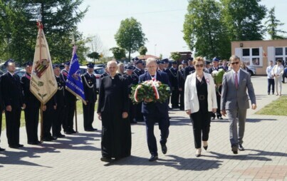 Zdjęcie do Obchody 233 rocznicy Uchwalenia Konstytucji 3 Maja oraz dzień Św. Floriana, patrona strażak&oacute;w.